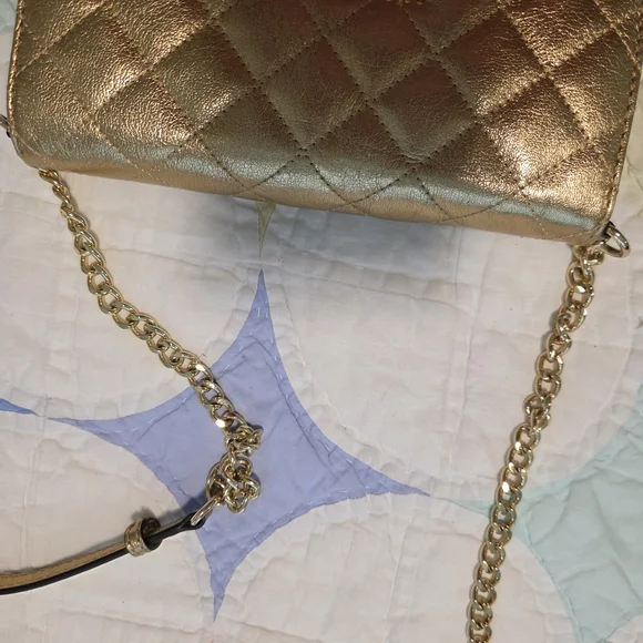 Michael Kors Gold Quilted Women's Bag - Picture 5 of 9
